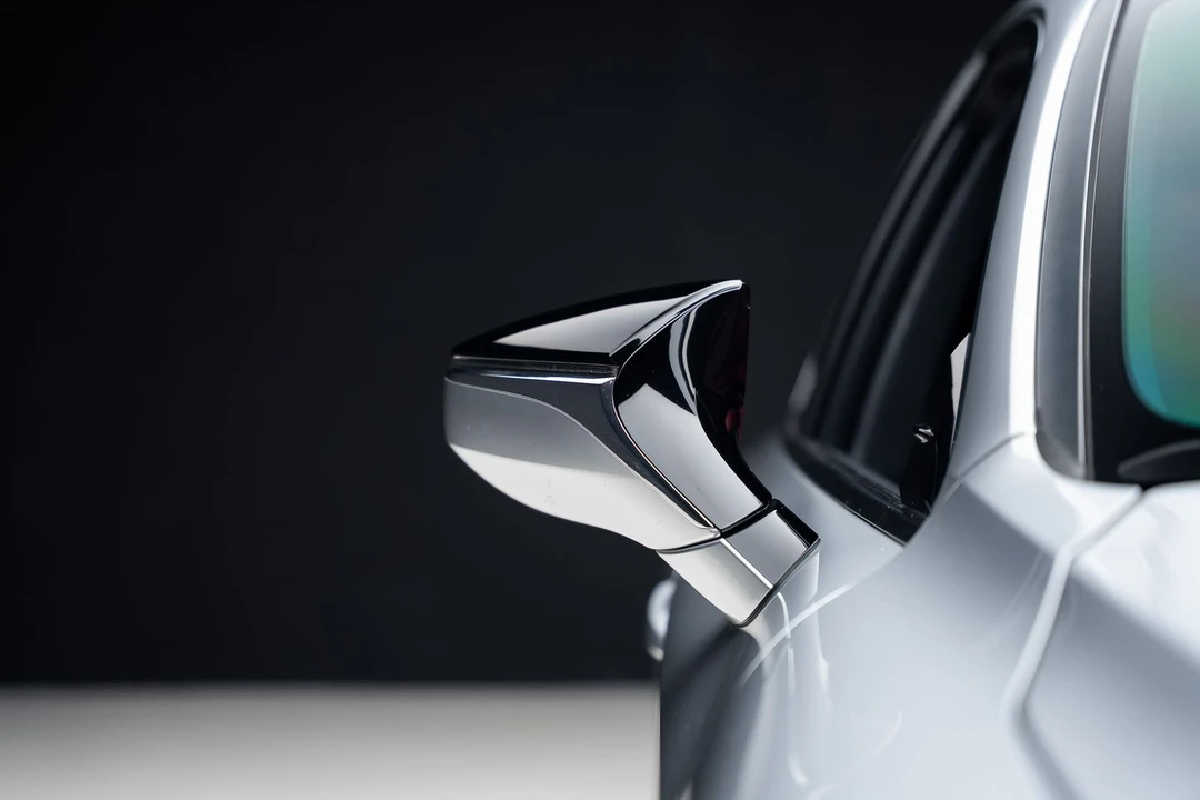 2023 Lexus IS 3rd Gen - Image 14 of 31