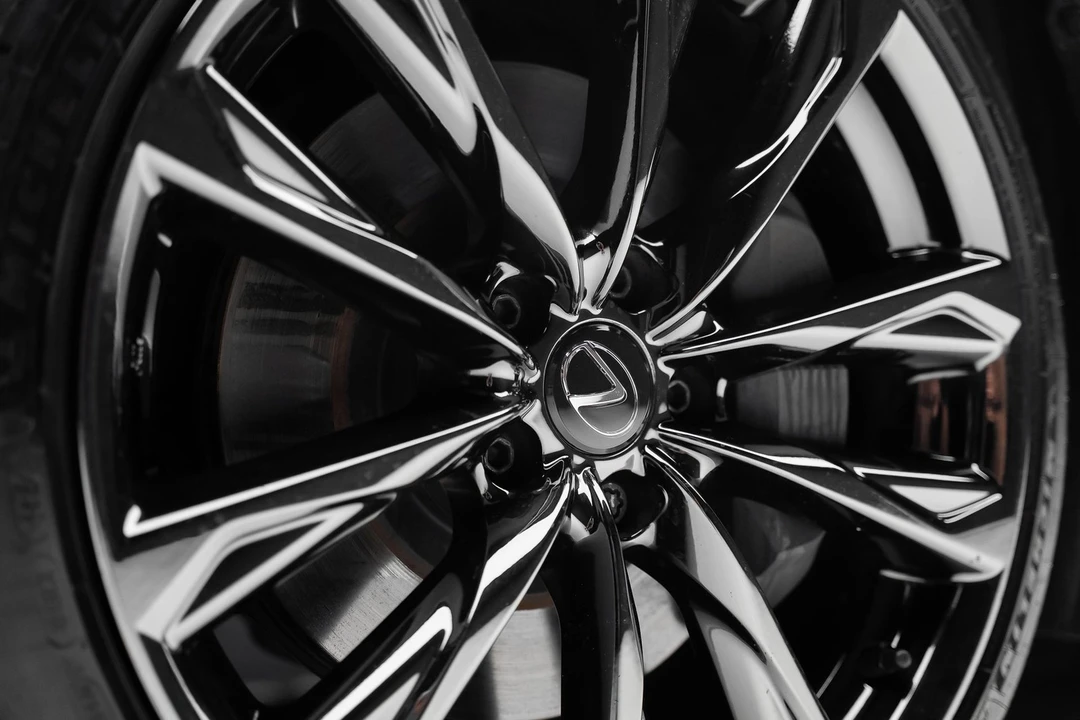 2023 Lexus IS 3rd Gen - Image 22 of 31