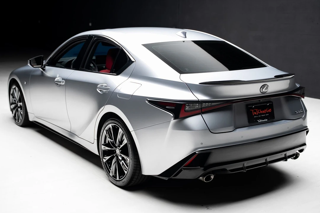 2023 Lexus IS 3rd Gen - Image 24 of 31
