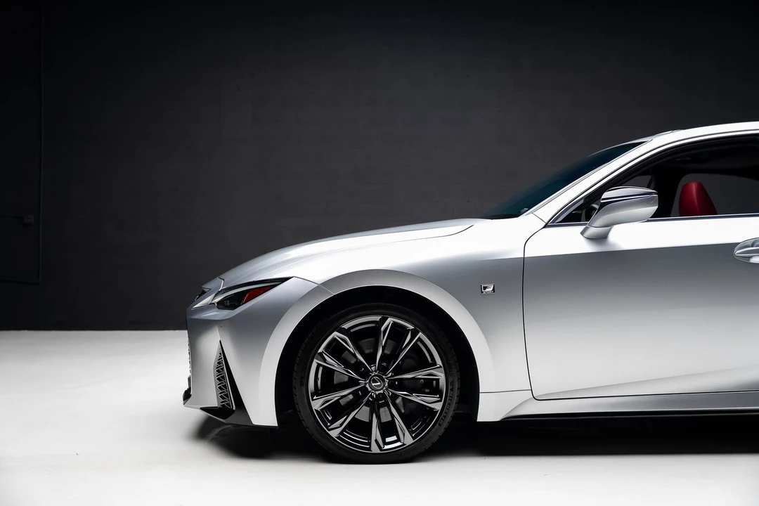 2023 Lexus IS 3rd Gen - Image 18 of 31