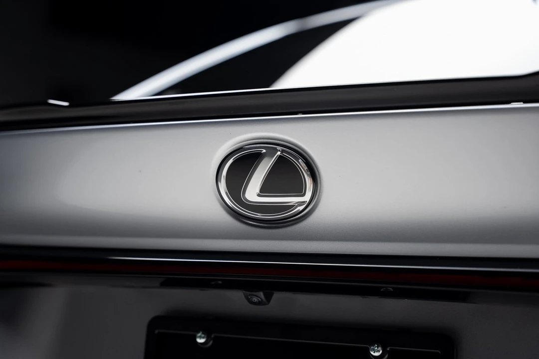 2023 Lexus IS 3rd Gen - Image 30 of 31