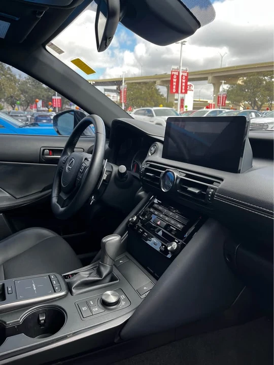 2023 Lexus IS 3rd Gen - Image 4 of 8