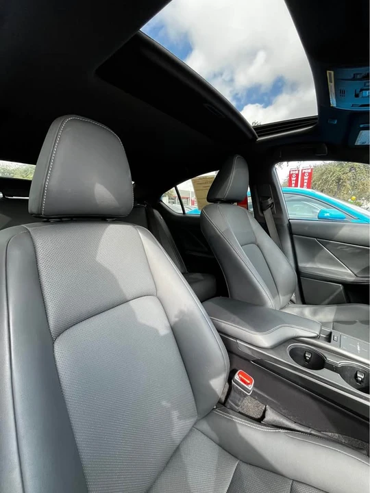 2023 Lexus IS 3rd Gen - Image 5 of 8