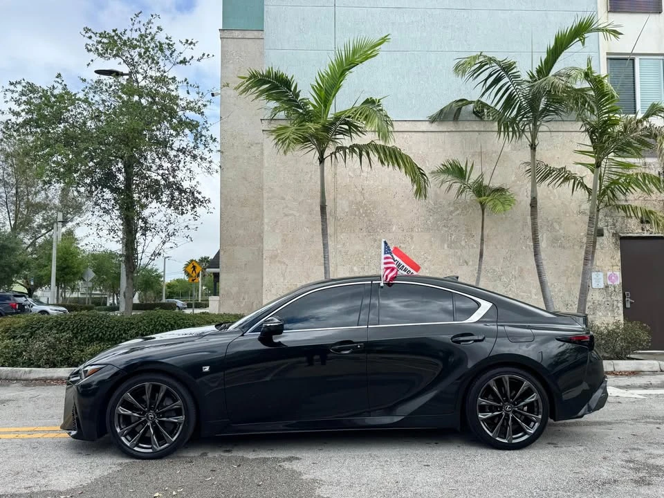 2023 Lexus IS 3rd Gen - Image 5 of 11