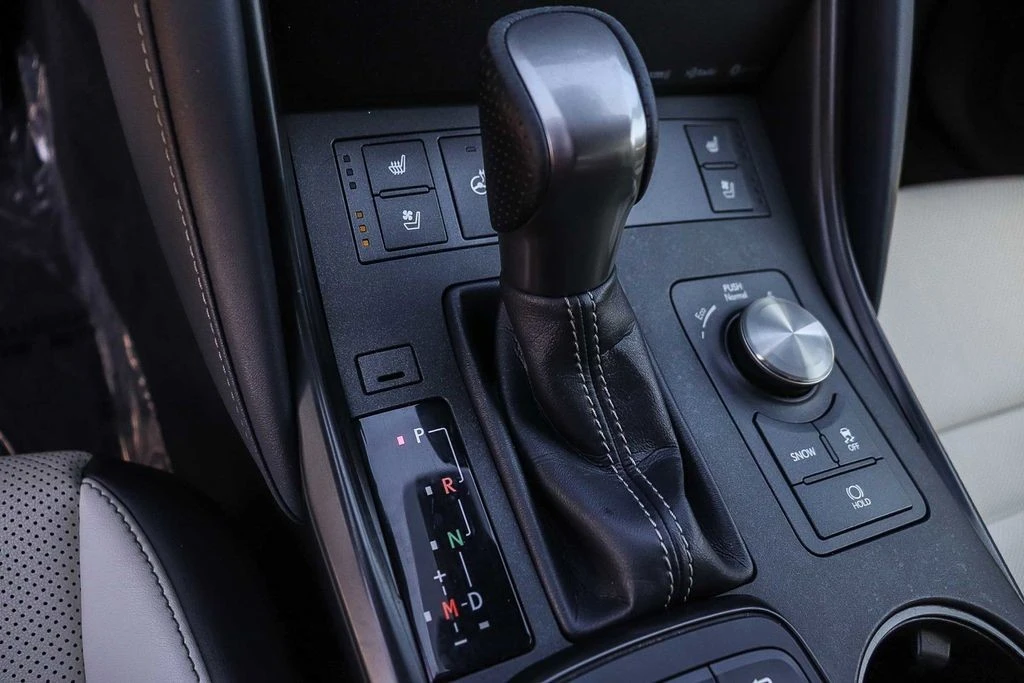 2023 Lexus IS 3rd Gen - Image 22 of 31