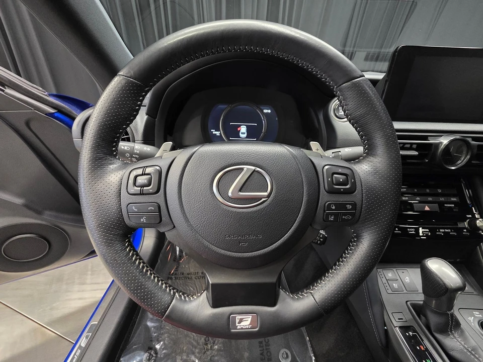 2023 Lexus IS 3rd Gen - Image 24 of 31