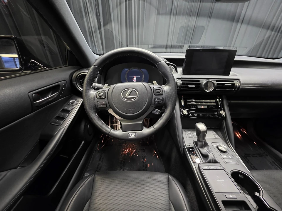 2023 Lexus IS 3rd Gen - Image 22 of 31
