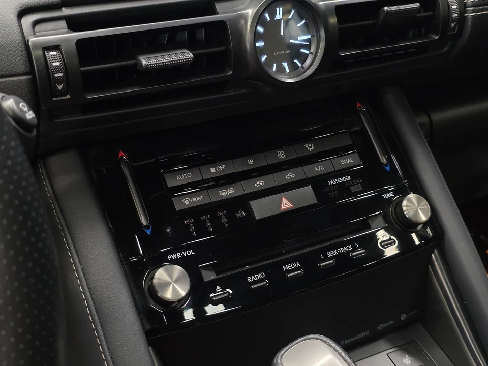 2023 Lexus IS 3rd Gen - Image 29 of 31