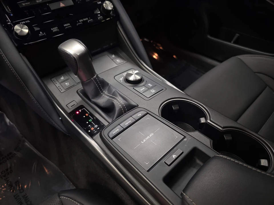 2023 Lexus IS 3rd Gen - Image 30 of 31