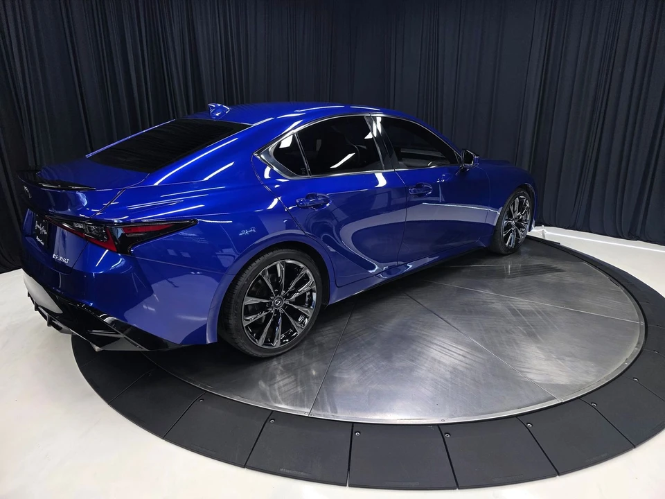 2023 Lexus IS 3rd Gen - Image 13 of 31