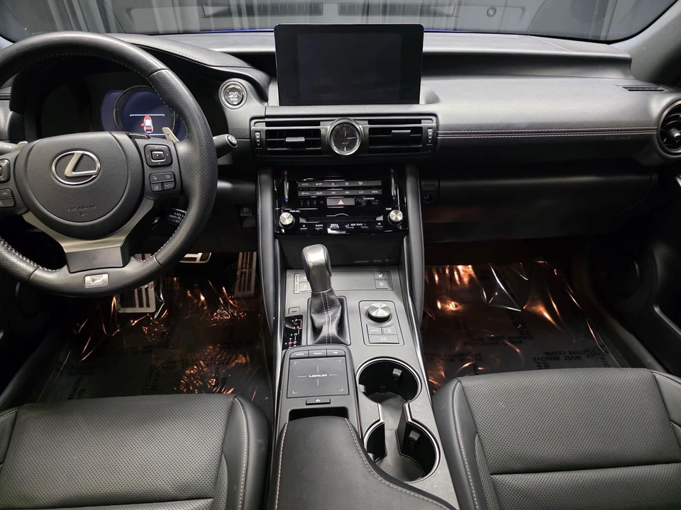 2023 Lexus IS 3rd Gen - Image 23 of 31