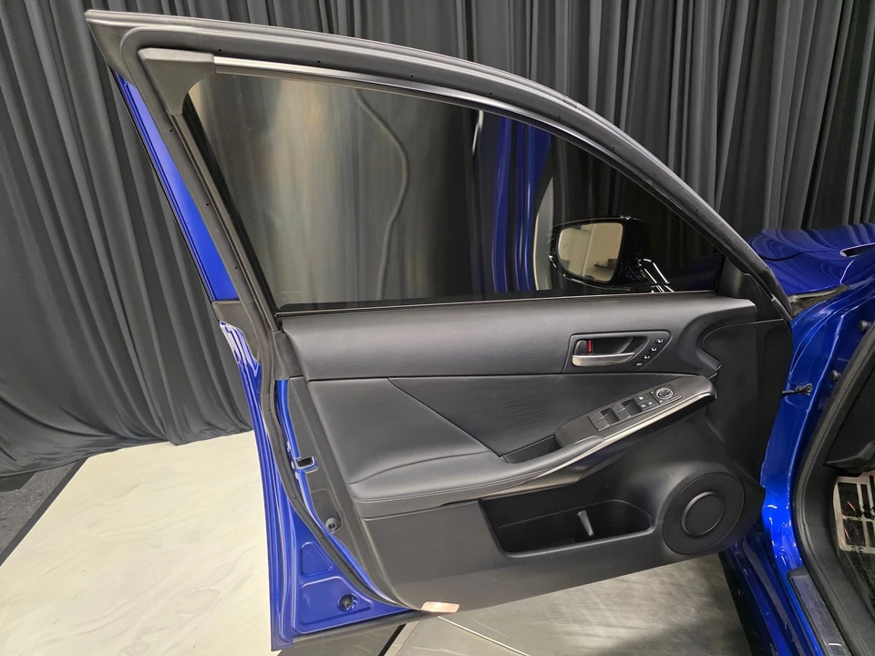 2023 Lexus IS 3rd Gen - Image 17 of 31