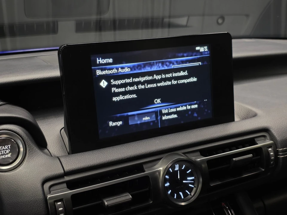 2023 Lexus IS 3rd Gen - Image 27 of 31