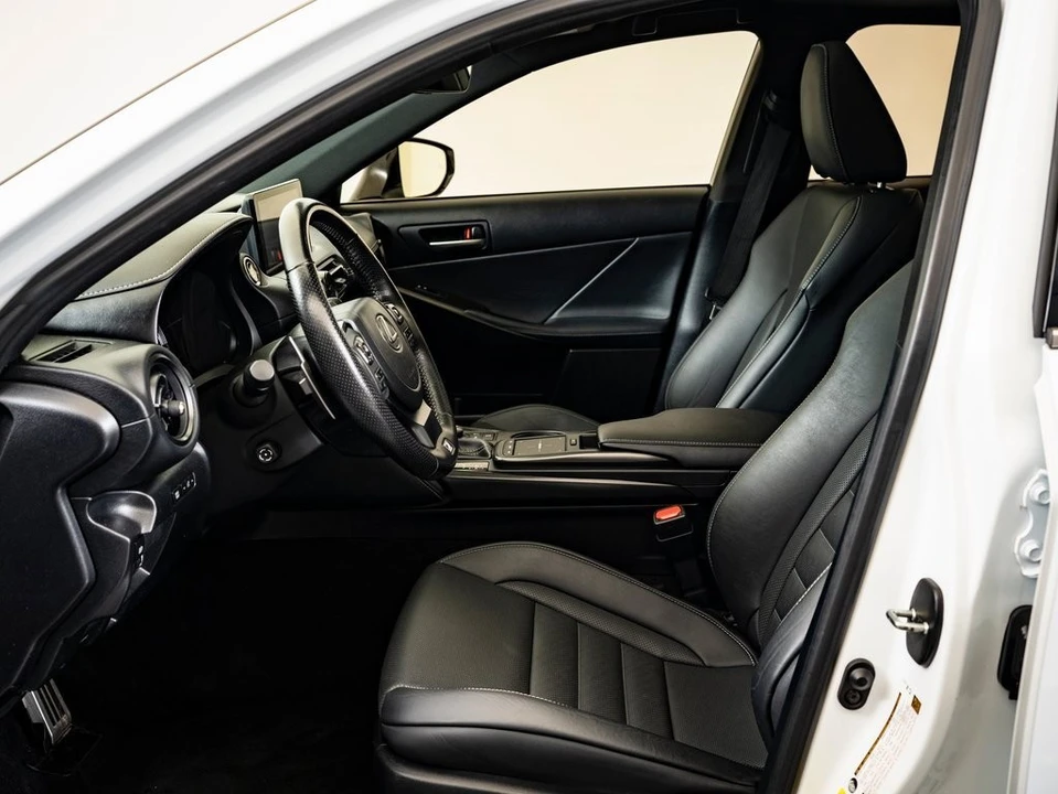 2023 Lexus IS 3rd Gen - Image 20 of 21