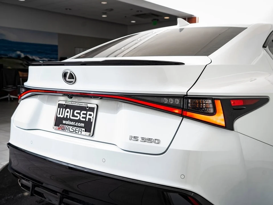 2023 Lexus IS 3rd Gen - Image 18 of 21