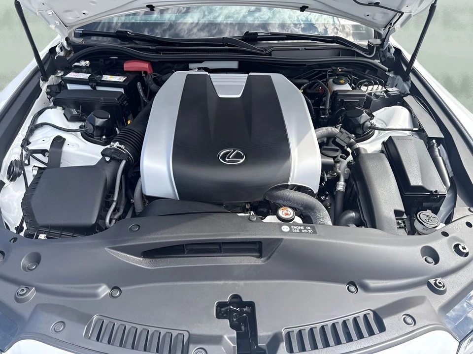2023 Lexus IS 3rd Gen - Image 27 of 30