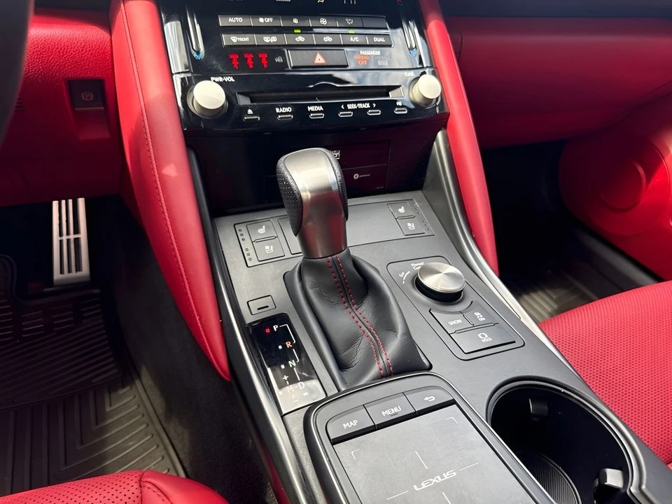 2023 Lexus IS 3rd Gen - Image 15 of 30