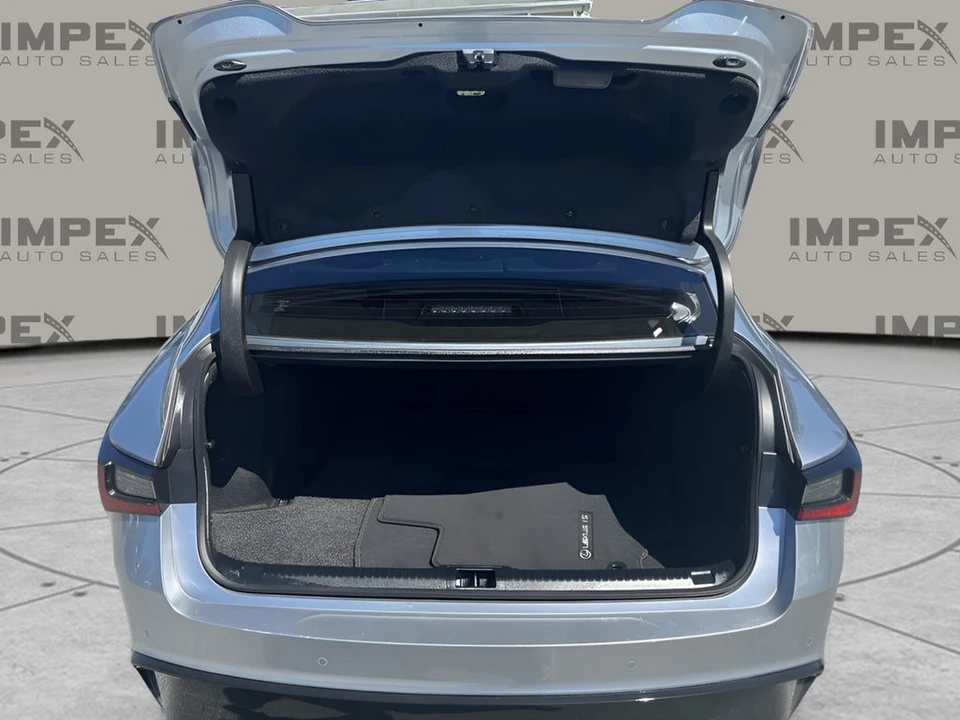 2023 Lexus IS 3rd Gen - Image 23 of 31