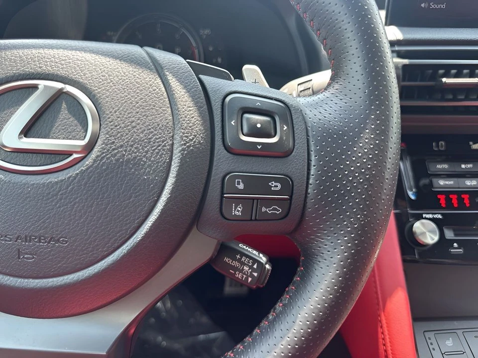 2023 Lexus IS 3rd Gen - Image 17 of 31