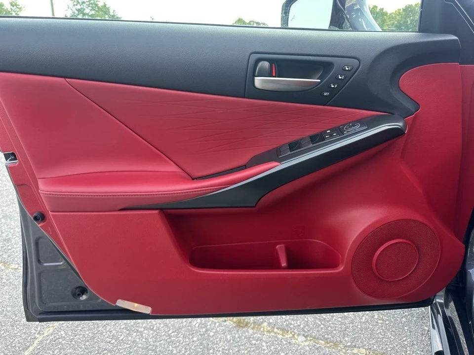 2023 Lexus IS 3rd Gen - Image 27 of 31