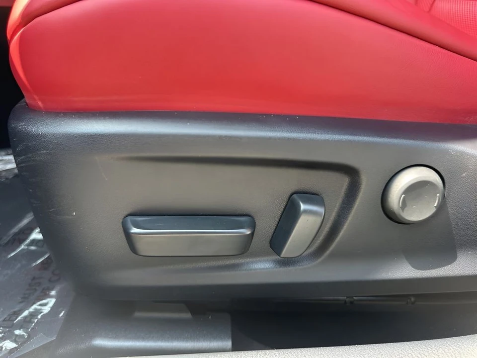 2023 Lexus IS 3rd Gen - Image 10 of 31