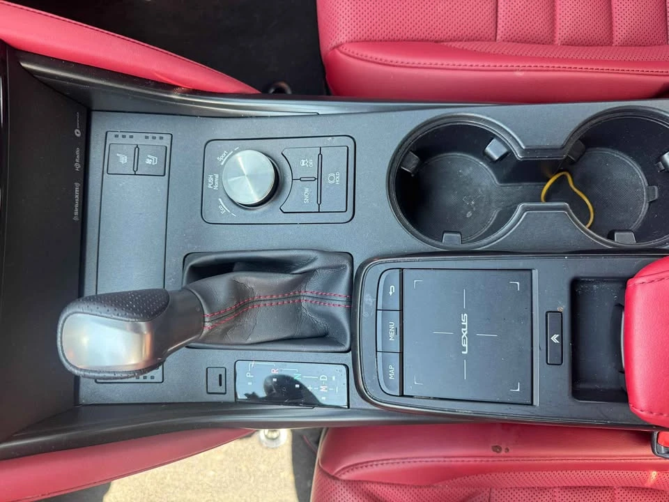 2023 Lexus IS 3rd Gen - Image 9 of 12