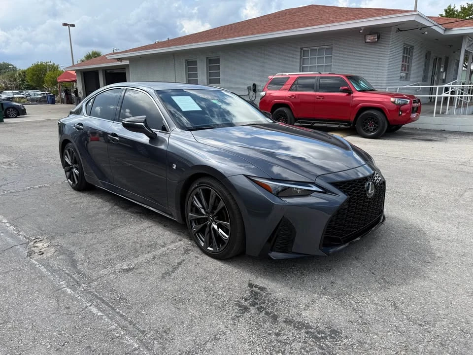 2023 Lexus IS 3rd Gen - Image 4 of 10