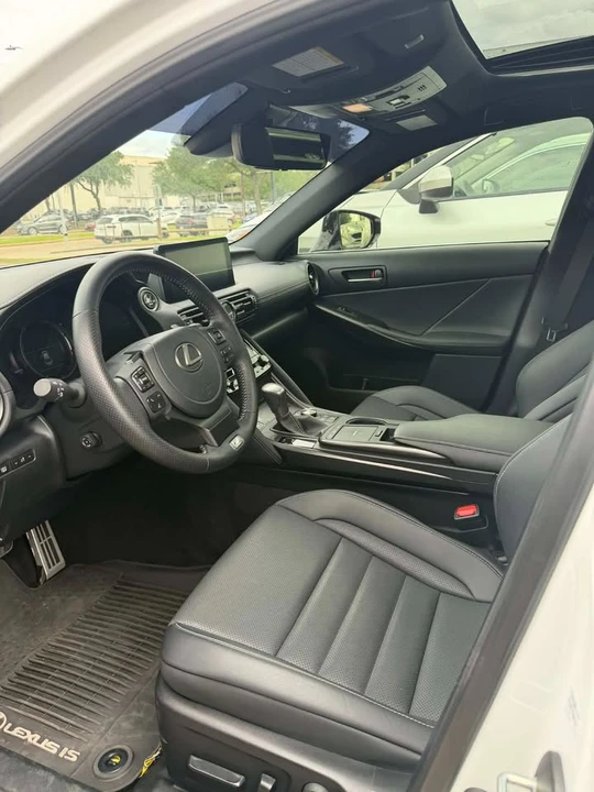 2023 Lexus IS 3rd Gen - Image 2 of 4