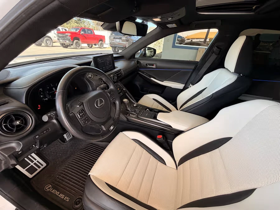 2023 Lexus IS 3rd Gen - Image 19 of 28