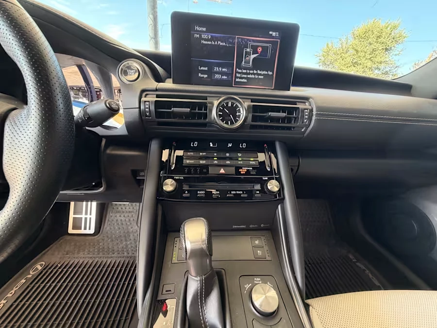 2023 Lexus IS 3rd Gen - Image 21 of 28