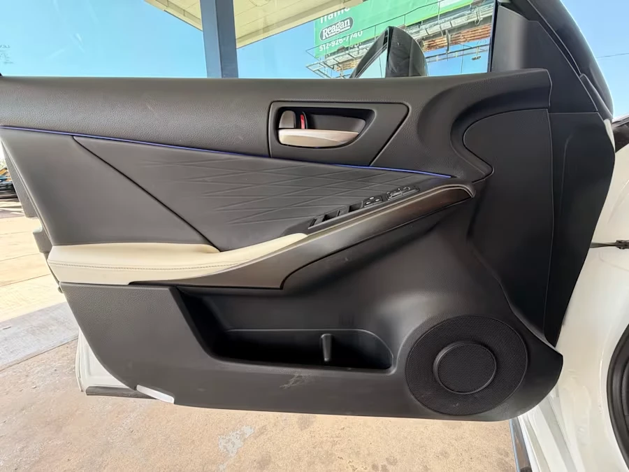 2023 Lexus IS 3rd Gen - Image 26 of 28