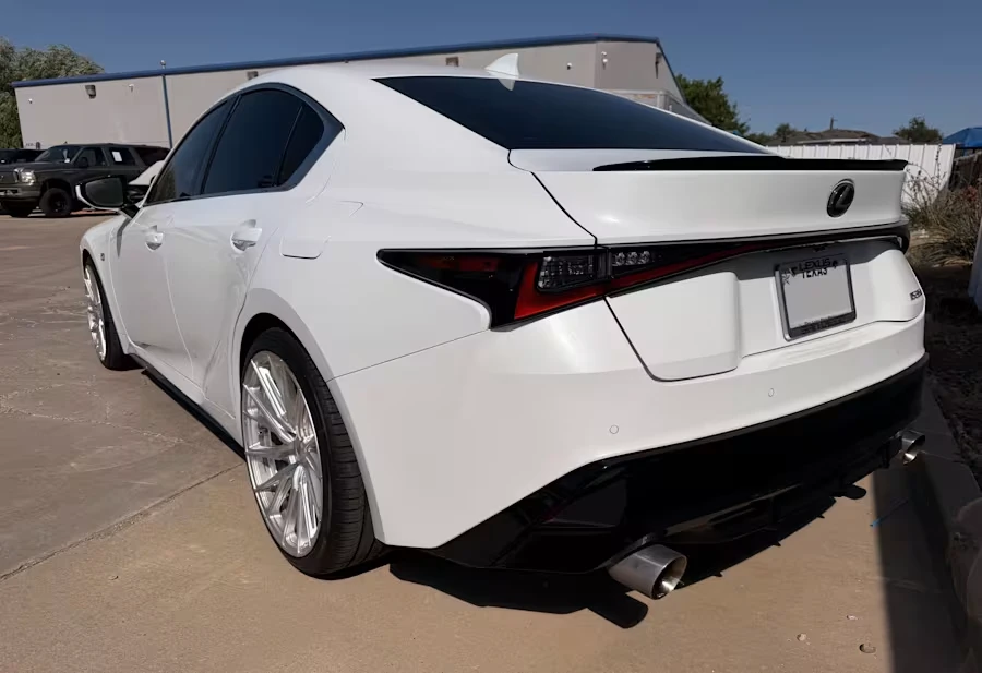 2023 Lexus IS 3rd Gen - Image 11 of 28