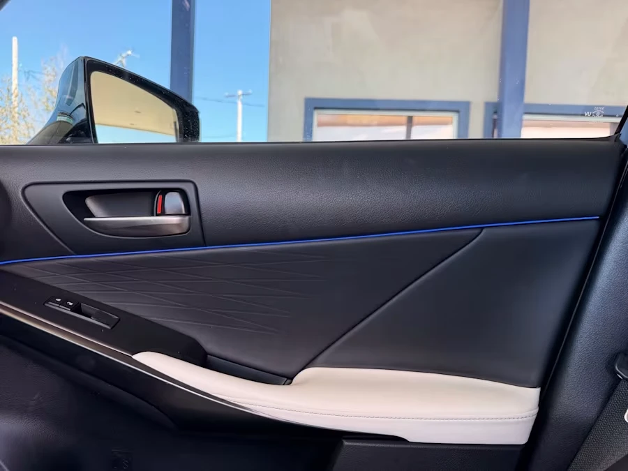 2023 Lexus IS 3rd Gen - Image 27 of 28