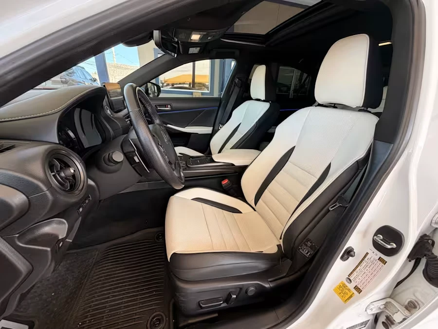 2023 Lexus IS 3rd Gen - Image 25 of 28