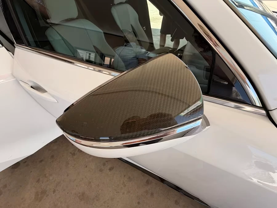 2023 Lexus IS 3rd Gen - Image 15 of 28
