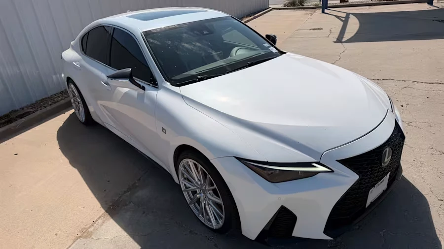 2023 Lexus IS 3rd Gen - Image 16 of 28