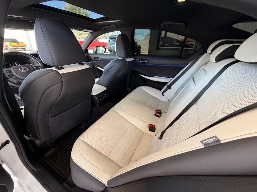 2023 Lexus IS 3rd Gen - Image 24 of 28