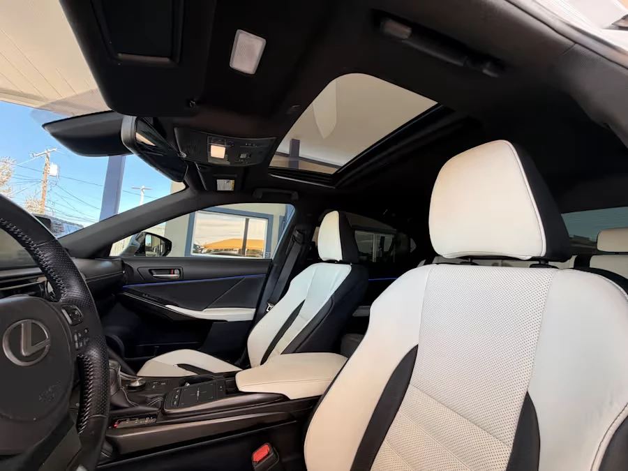 2023 Lexus IS 3rd Gen - Image 23 of 28