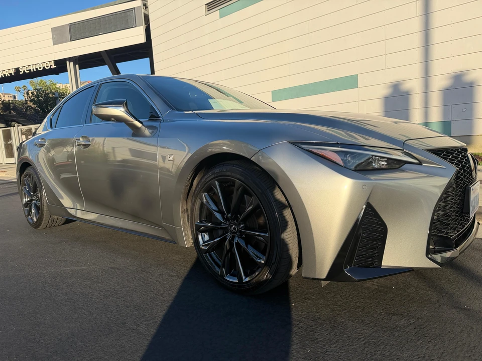 2023 Lexus IS 3rd Gen - Image 19 of 31