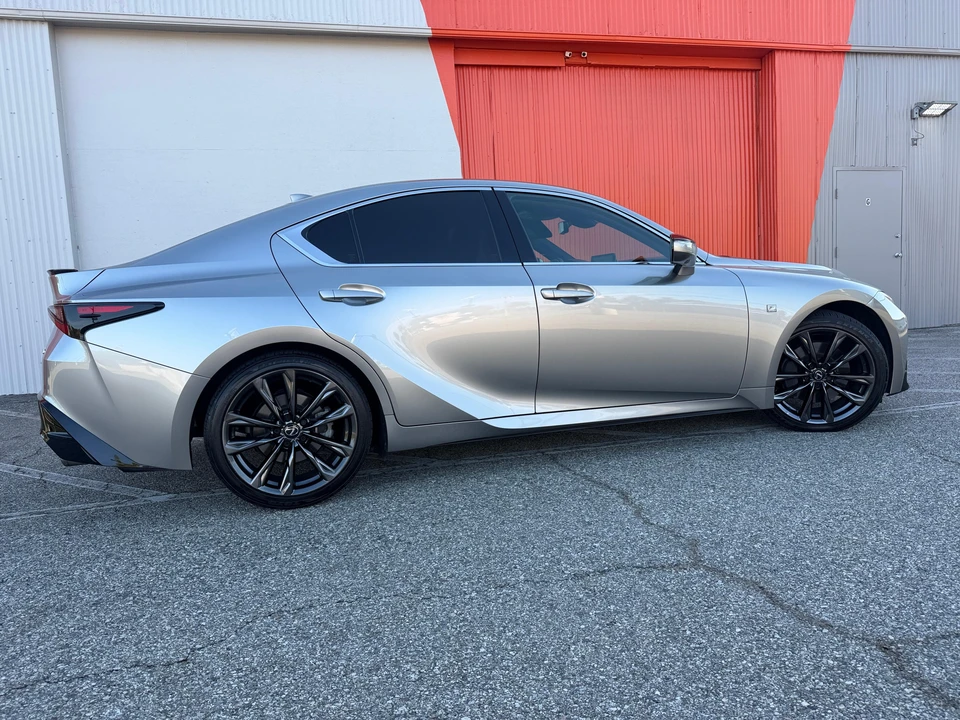 2023 Lexus IS 3rd Gen - Image 18 of 31