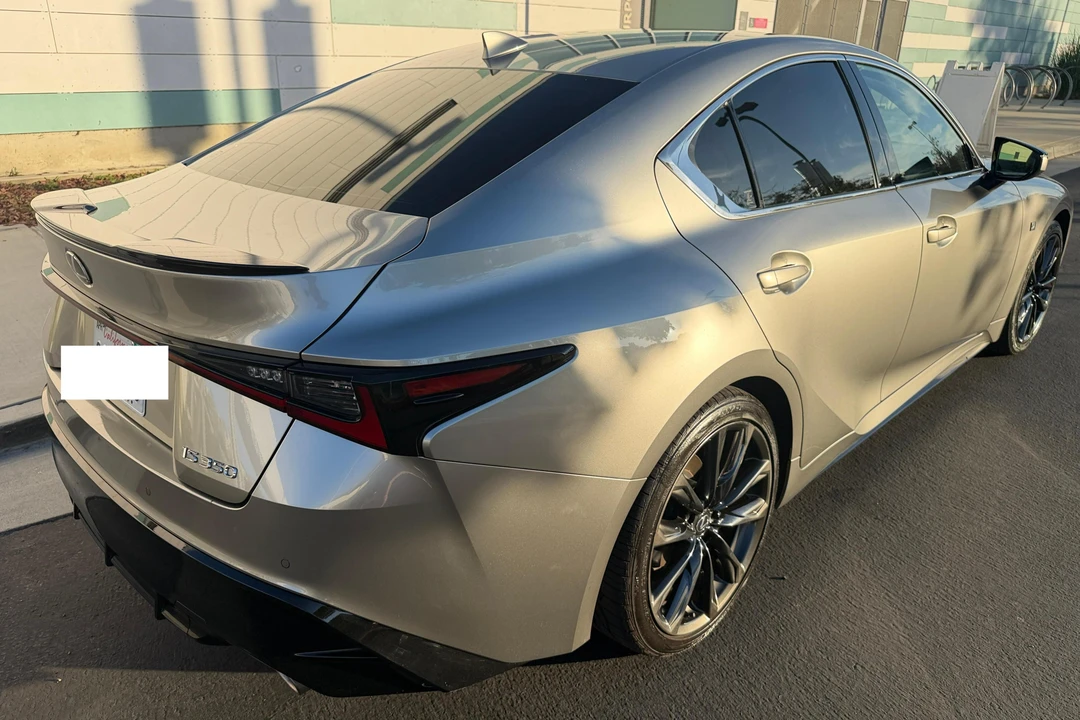 2023 Lexus IS 3rd Gen - Image 17 of 31