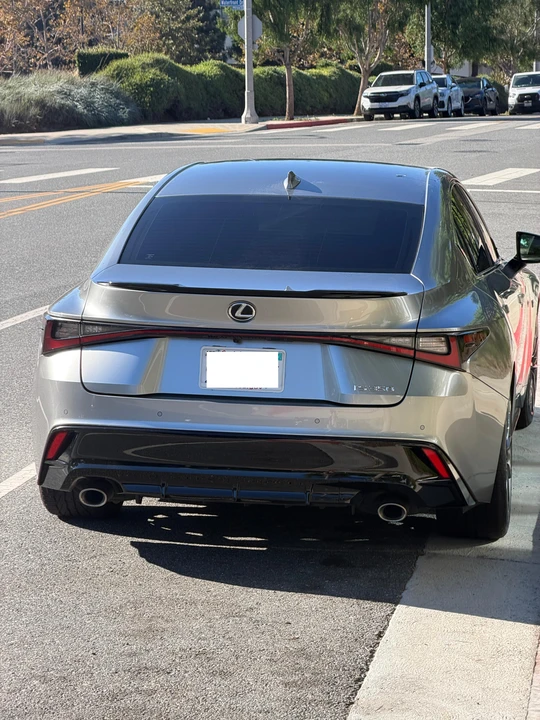 2023 Lexus IS 3rd Gen - Image 16 of 31