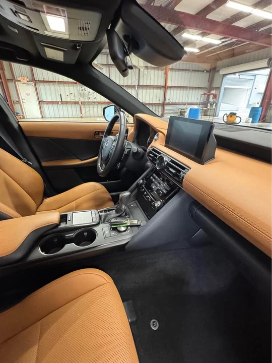 2023 Lexus IS 3rd Gen - Image 7 of 10