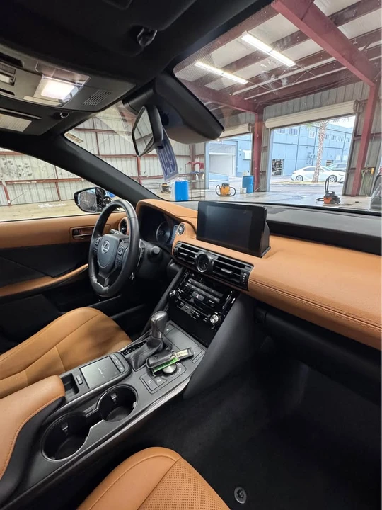 2023 Lexus IS 3rd Gen - Image 6 of 10