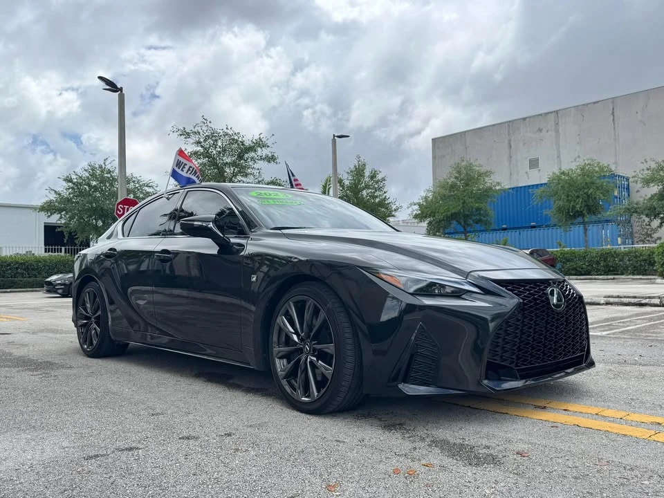 2023 Lexus IS 3rd Gen - Image 4 of 7