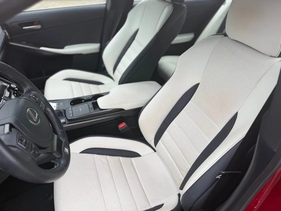 2023 Lexus IS 3rd Gen - Image 9 of 12