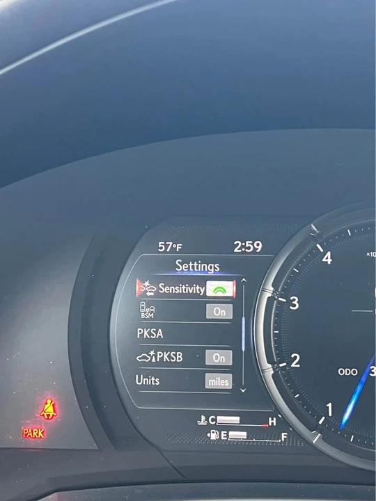 2023 Lexus IS 3rd Gen - Image 16 of 20