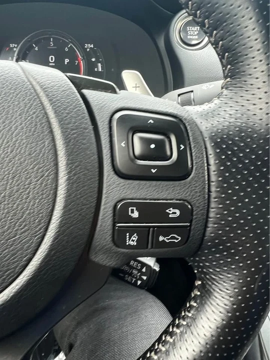 2023 Lexus IS 3rd Gen - Image 14 of 20