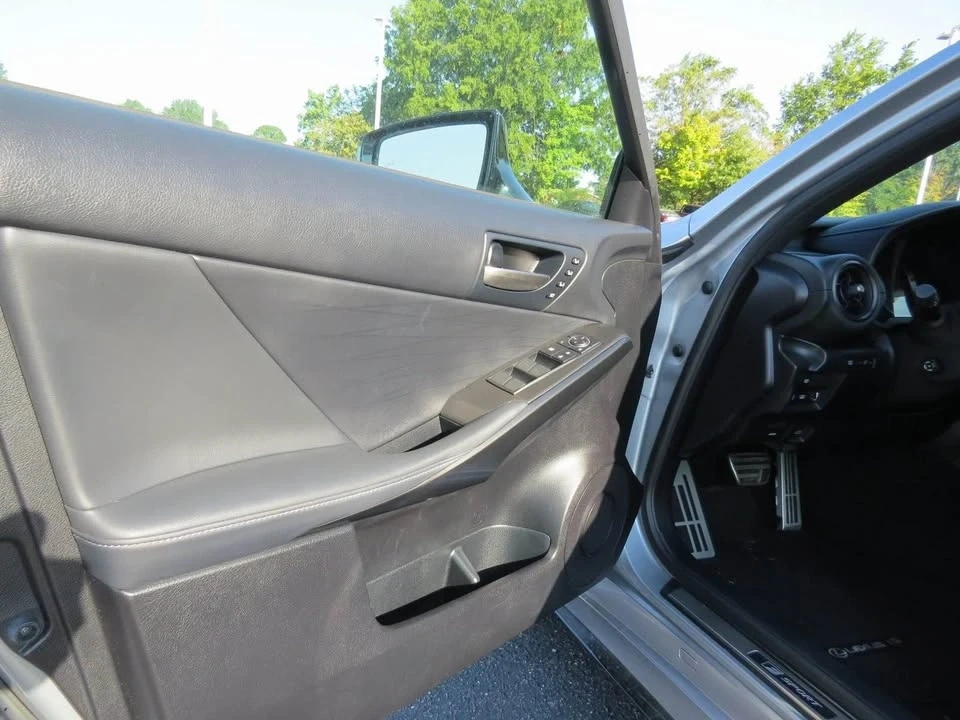 2023 Lexus IS 3rd Gen - Image 12 of 18
