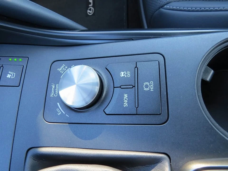 2023 Lexus IS 3rd Gen - Image 16 of 18